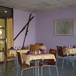 Sejours & Affaires Marie Curie Апарт-готель 2*