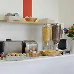 Sejours & Affaires Marie Curie Апарт-готель 2*