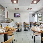 Sejours & Affaires Marie Curie Апарт-готель 2*