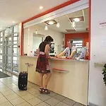塞祖尔阿菲尔格勒诺布尔马里库里酒店 2*