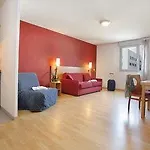 Sejours & Affaires Marie Curie Apartmanhotel