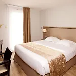 Sejours & Affaires Marie Curie Aparthotel 2*