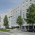 Sejours & Affaires Marie Curie Aparthotel 2*