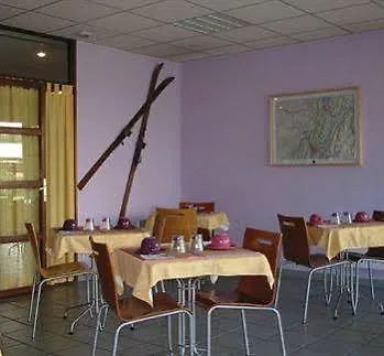 Sejours & Affaires Marie Curie Lägenhetshotell 2*