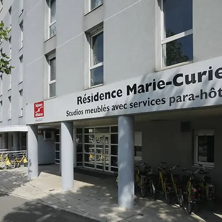 Sejours & Affaires Marie Curie Апарт-готель Гренобль