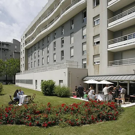 Sejours & Affaires Marie Curie Апарт-готель 2*