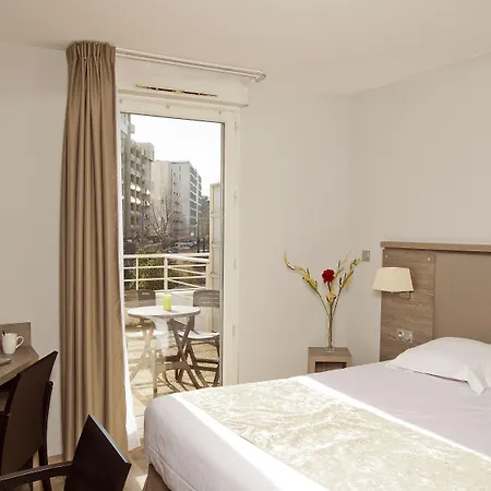 Aparthotel Sejours & Affaires Marie Curie