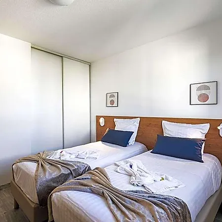 Sejours & Affaires Marie Curie 2* Гренобль
