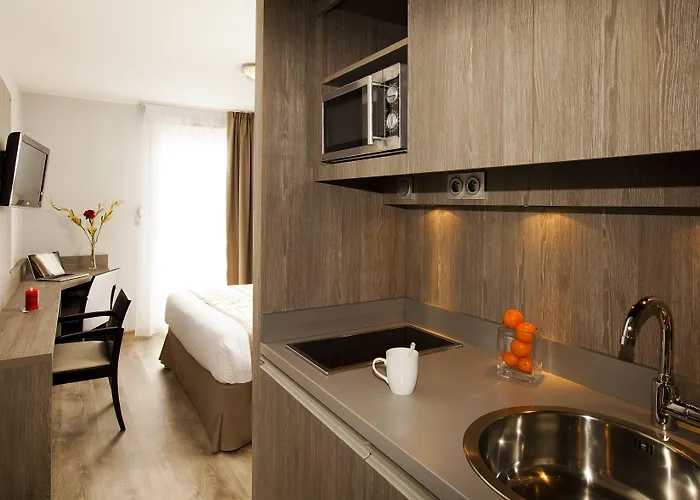 Sejours & Affaires Marie Curie 2* Grenoble