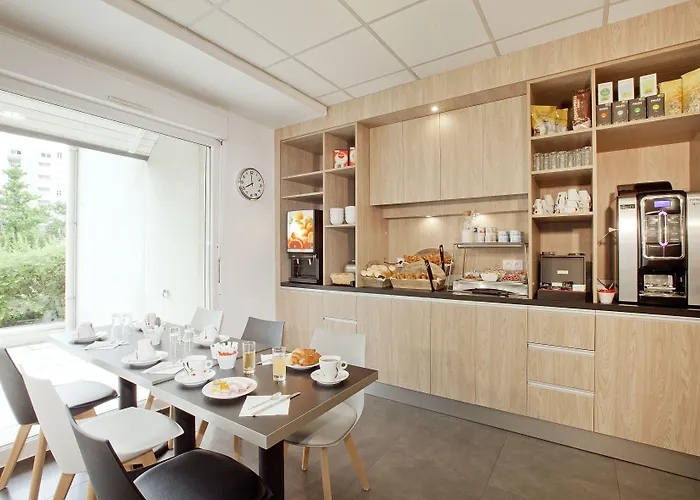 Sejours & Affaires Marie Curie Lejlighedshotel 2*