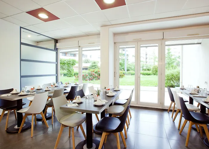 Sejours & Affaires Marie Curie Lejlighedshotel Grenoble