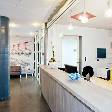 Sejours & Affaires Marie Curie Hotel apartamentowy 2*