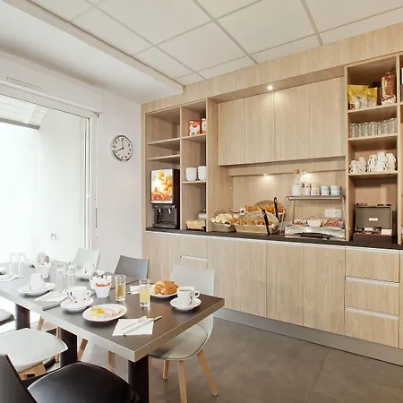 Sejours & Affaires Marie Curie Hotel apartamentowy 2*