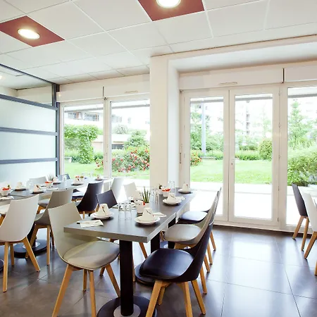 Sejours & Affaires Marie Curie Apart Otel Grenoble