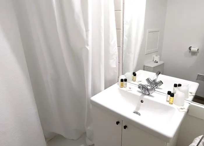 Sejours & Affaires Marie Curie Apart Otel