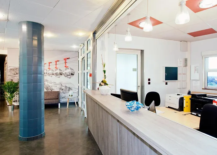 Sejours & Affaires Marie Curie Apart Otel 2*