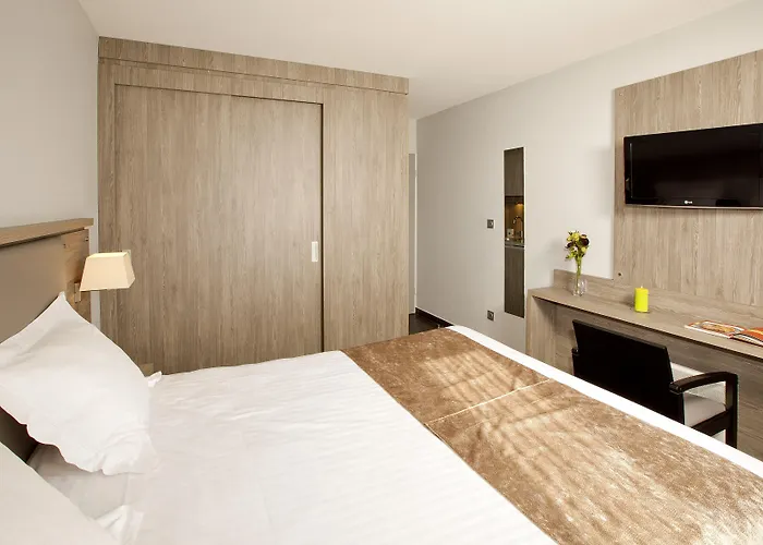 Sejours & Affaires Marie Curie 2* Grenoble