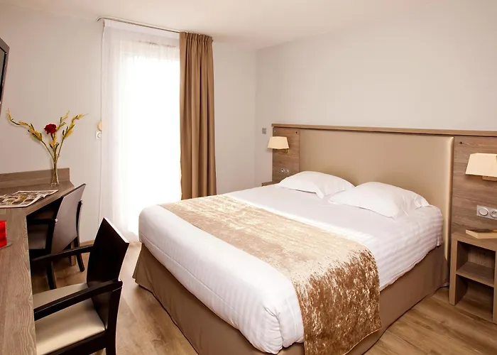 Sejours & Affaires Marie Curie Apart Otel 2*